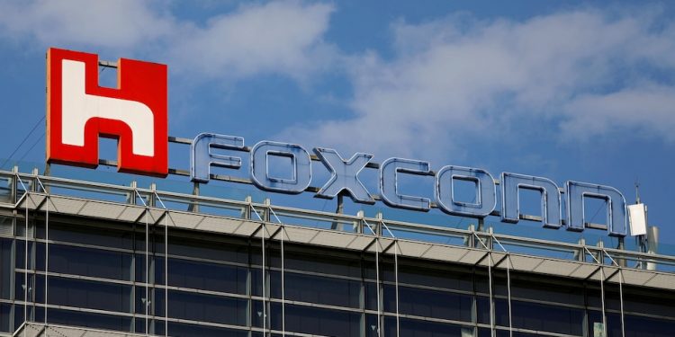 Apple Supplier Foxconn’s India Plant Said to Stay Shut This Week