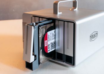 TerraMaster D5 Thunderbolt 4 Desktop RAID Storage