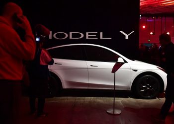 Tesla introduces new AMD chip, 12v Li-ion battery in some vehicles