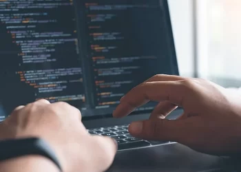 R vs Python (Again): A Human Factor Perspective