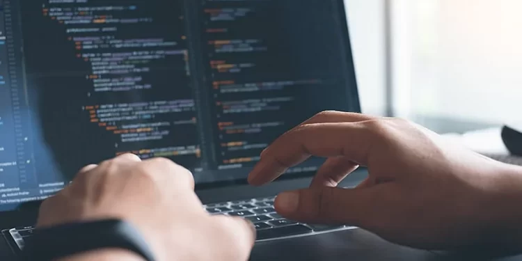 R vs Python (Again): A Human Factor Perspective