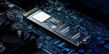 Intel Demos Lightning Fast 13.8 GBps PCIe 5.0 SSD with Alder Lake