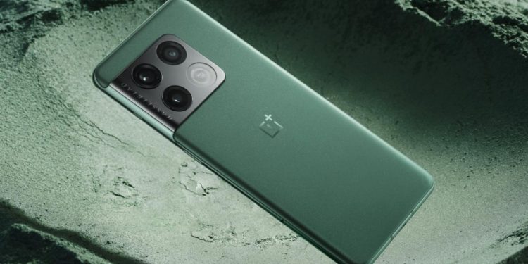 OnePlus 10 Pro is official, heading to China first on Jan. 11