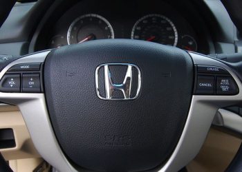 Older Honda and Acura models hit by Y2K22 bug