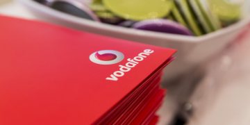 Vodafone, Qualcomm and Thales deliver world-first smartphone (iSIM) Technology