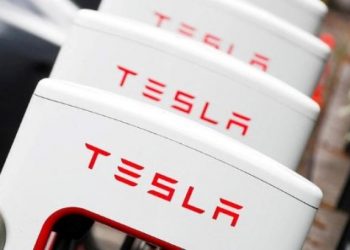 Musk’s plan for Tesla-built batteries has an acceleration challenge