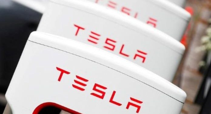Musk’s plan for Tesla-built batteries has an acceleration challenge