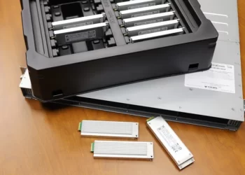 SK hynix PE8110 E1.S SSD