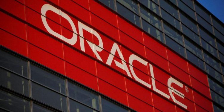 Oracle suspends operations in Russia, SAP pauses sales