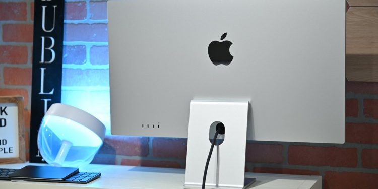 Apple Fixes Embarrassing Studio Display Firmware Problem