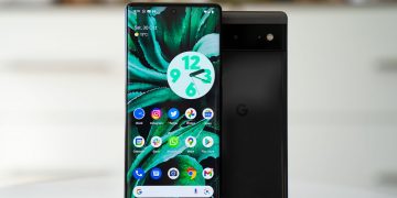 Google’s April Pixel update includes wireless charging fixes for Pixel 6 phones