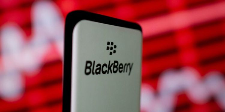 BlackBerry plans to settle lawsuit over BlackBerry 10, avoid U.S. trial