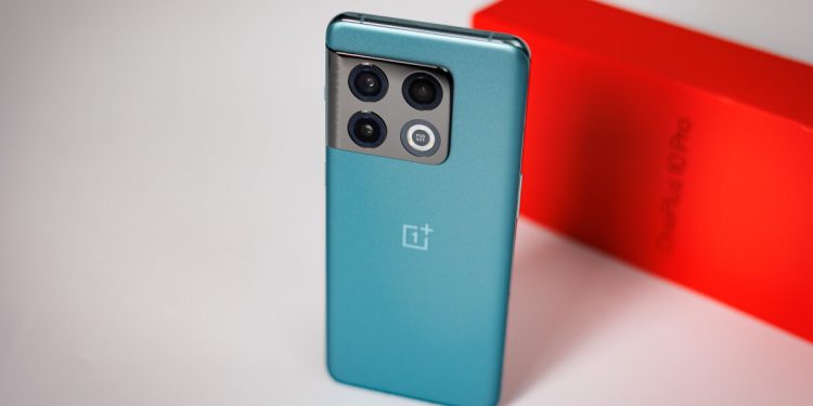 The OnePlus 10 Pro now works on Verizon 5G
