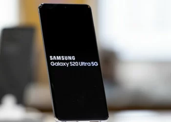 Samsung is working on a Galaxy self-repair program with iFixit