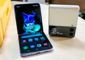 Samsung’s Next Galaxy Z Flip Could Get a Battery Bump