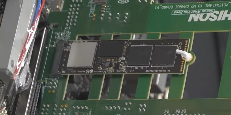 Phison Showcases 12 GB/s for PCIe 5.0 SSDs with New E26 Controller