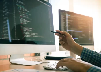 3 ways to swap two variables in Python