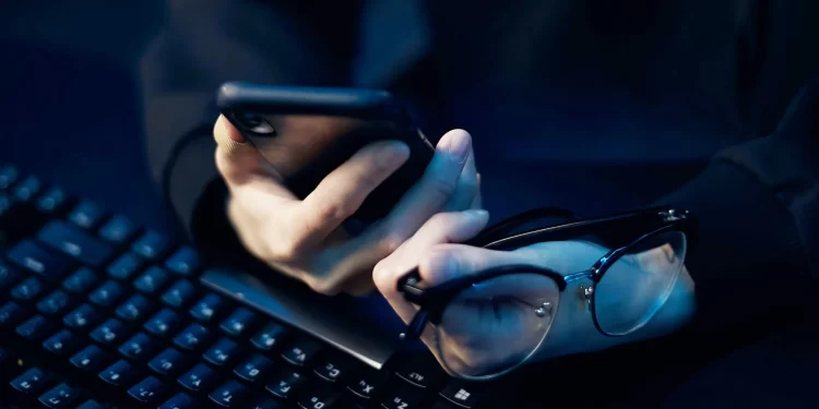 Mobile trojan detections rise as malware distribution level declines
