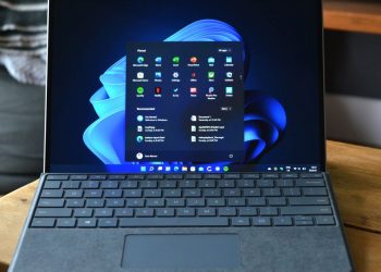 Microsoft fixes Windows 11 bug causing flickers in safe mode