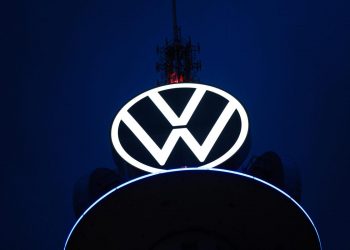 EV battery output bigger challenge than EU combustion engine ban, says VW
