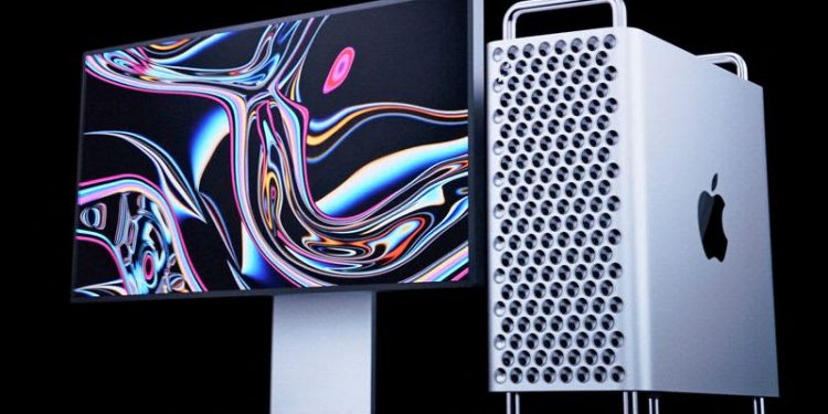 As Apple upgrades its software, developers hunt for headset hints