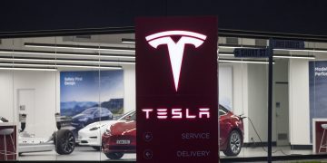 Tesla inches closer to recall as NHTSA probes autopilot software