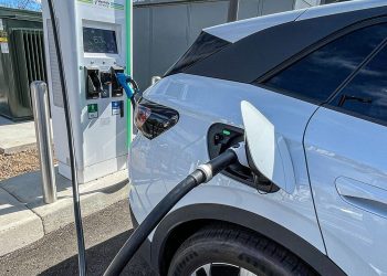 U.S. to propose standards for government funded EV charging projects