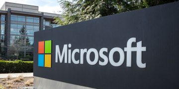 Microsoft is dropping non-compete clauses from staff contracts