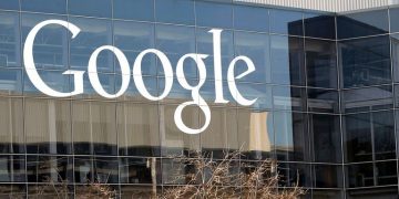 Google agrees to pay for beefed-up Wikipedia service