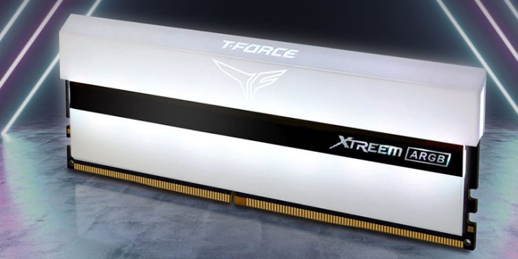TeamGroup Xtreem DDR4-4000 CL15 2x 16 GB