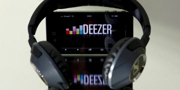 Deezer shares plunge as French rival to Spotify makes market debut