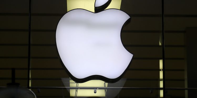 Russia fines Apple over alleged data storage violation