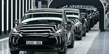 German road traffic agency says 59,000 Tesla vehicles have software glitch
