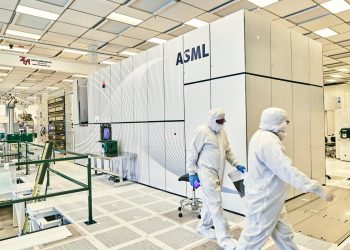 ASML shares fall on report US wants to restrict sales to China